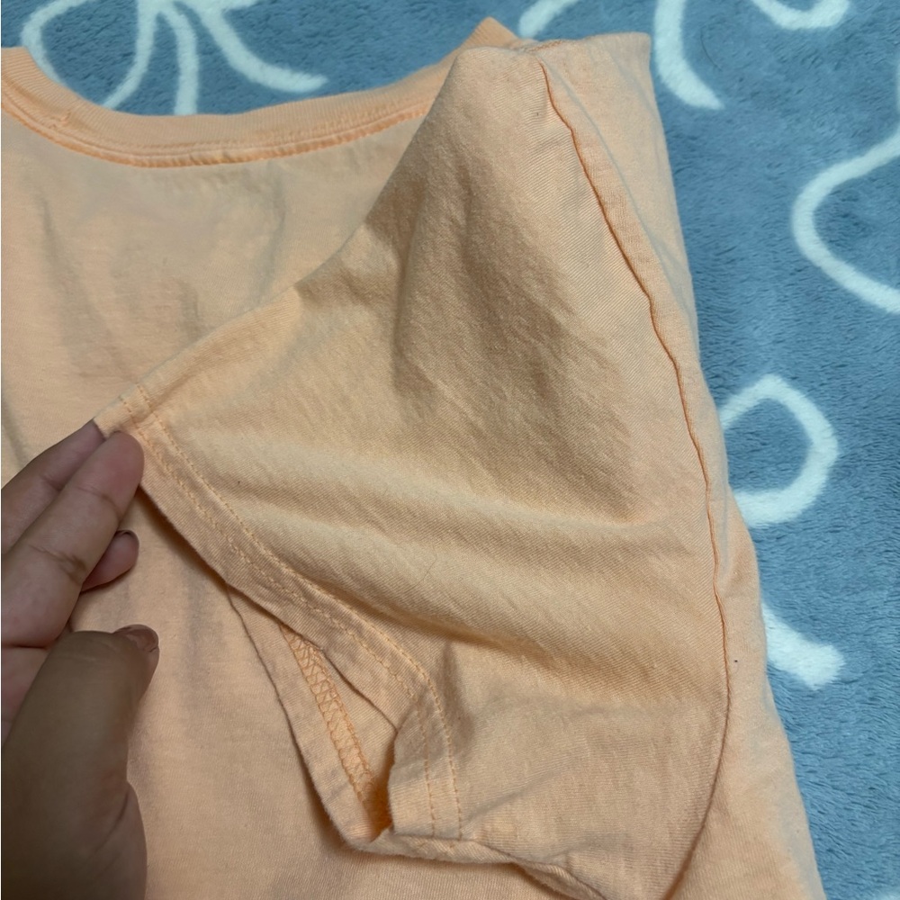 Walt Disney T-Shirt 🧡 - Picture 8 of 9